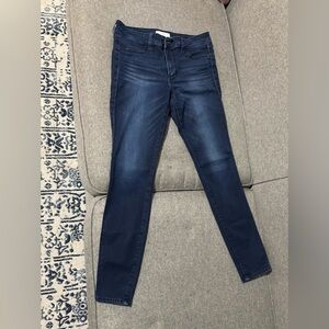 Abercrombie & Fitch Dark Wash Skinny Jeans. Size 8 Regular.